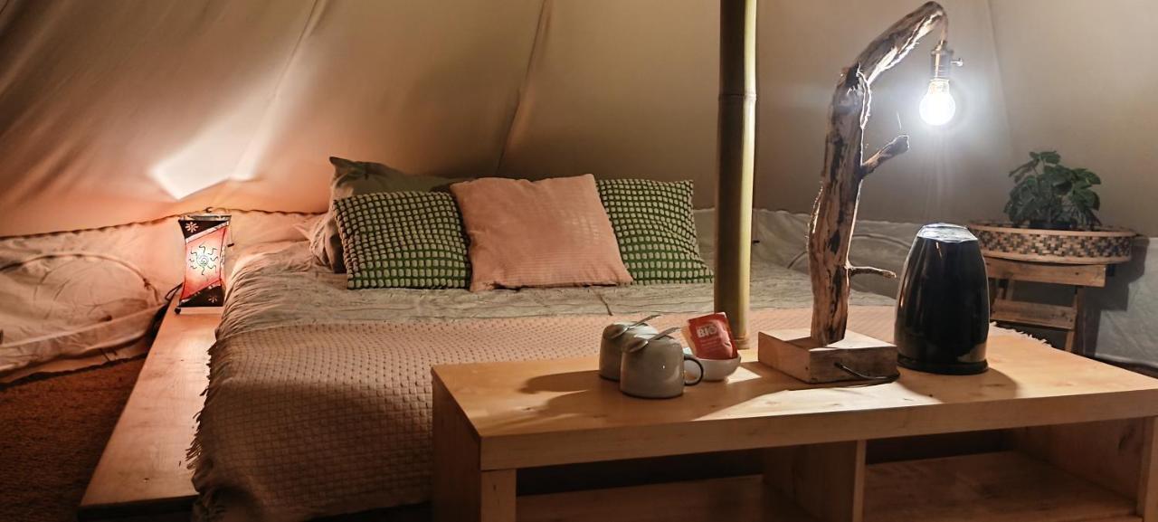 Evasion En Pleine Nature, Tipi Insolite Et Jacuzzi Au Pont Du Gard ! Вер-Пон-дю-Гар Екстер'єр фото